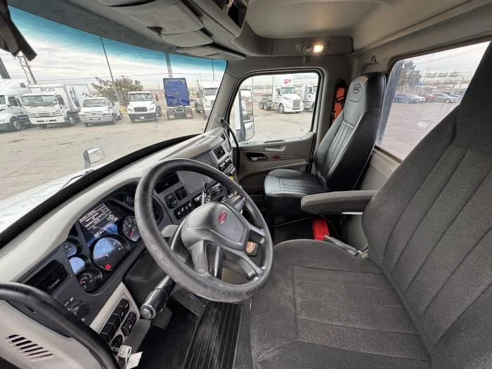 2020 Peterbilt 579 in El Paso, TX — photo 14