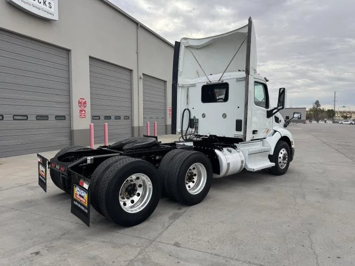 2020 Peterbilt 579 - image 6