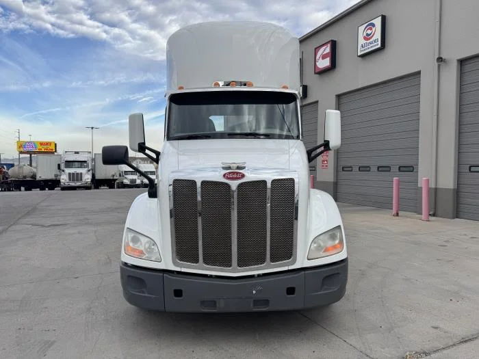 2020 Peterbilt 579 in El Paso, TX — photo 3