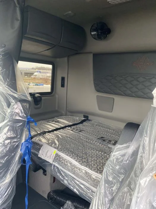 2026 International LT - image 11