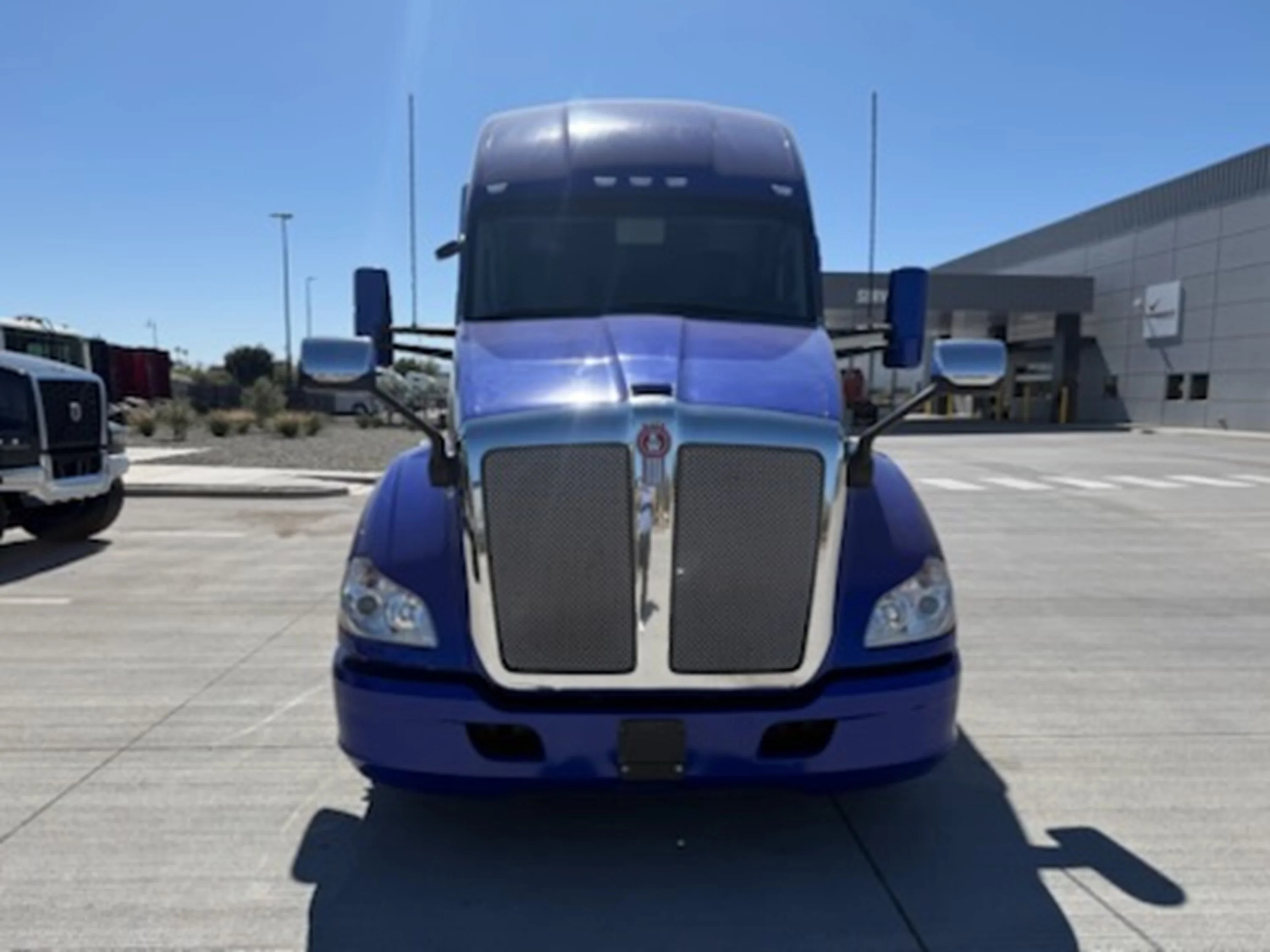 2021 Kenworth T680 - image 3