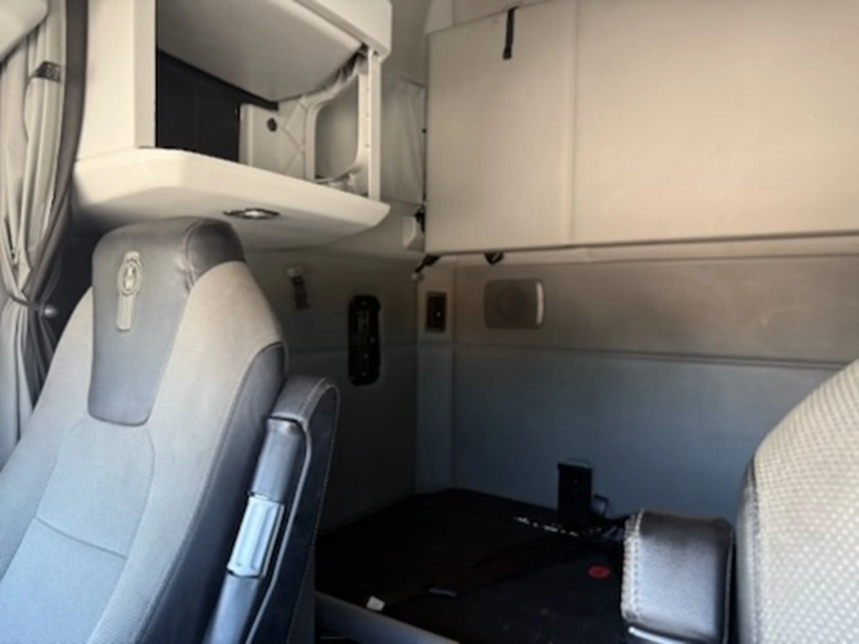 2021 Kenworth T680 - image 10