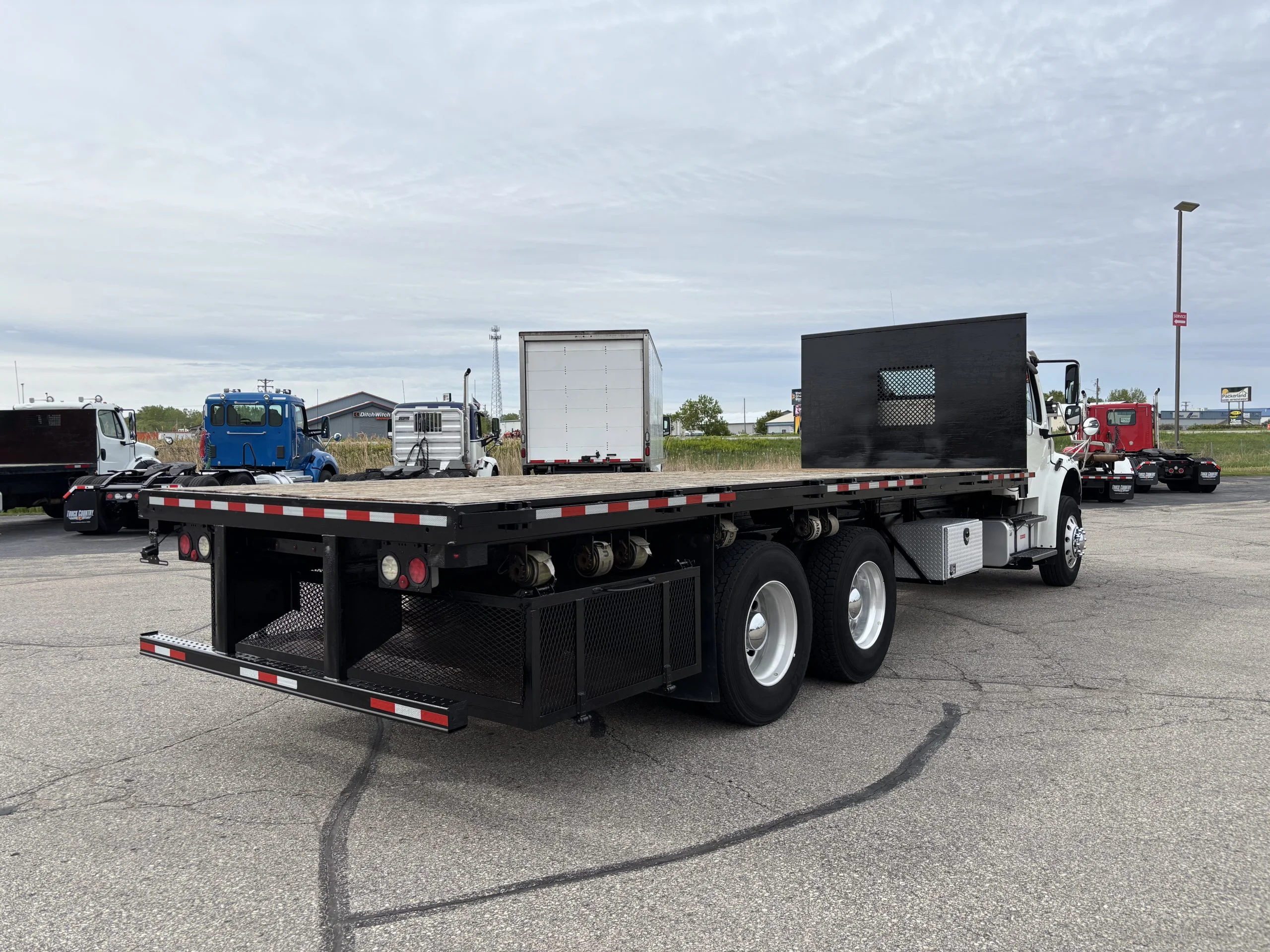 2019 Freightliner eM2 in Decorah, IA — photo 6