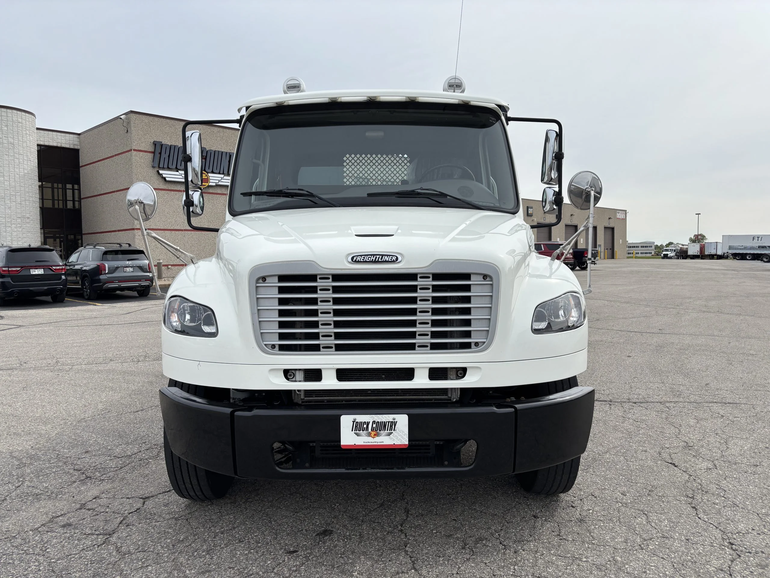 2019 Freightliner eM2 in Decorah, IA — photo 2