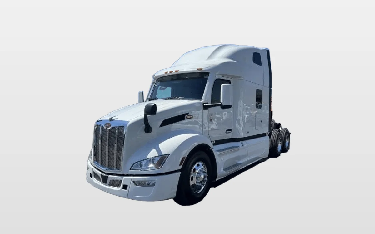 2027 Peterbilt 579 - image 1