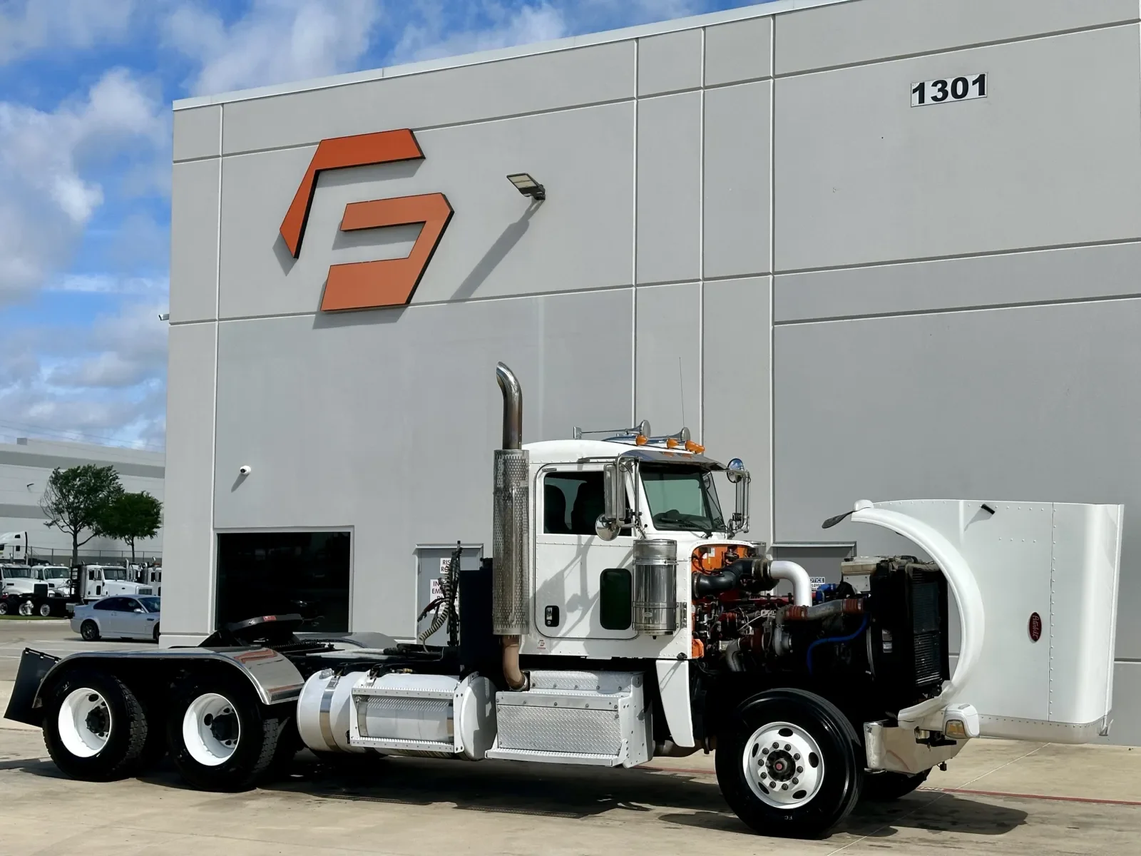 2013 Peterbilt 388 in Hutchins, TX — photo 9