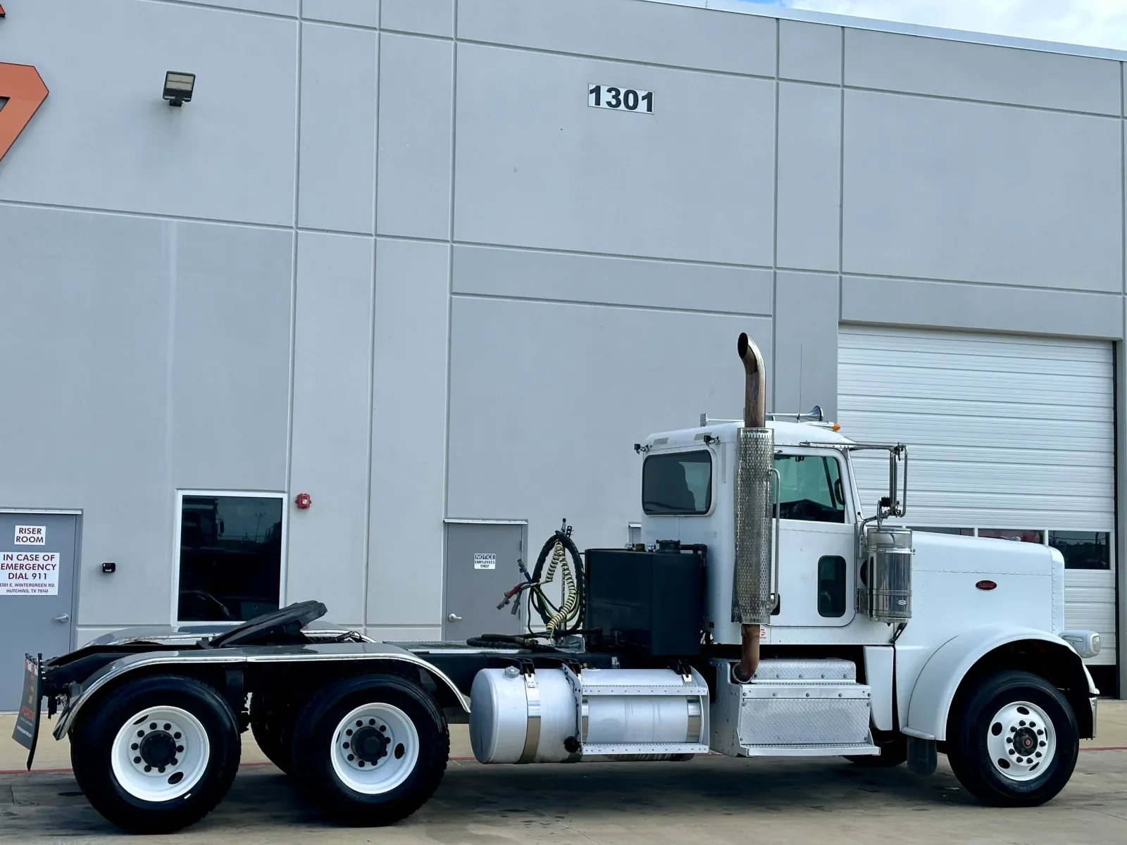 2013 Peterbilt 388 in Hutchins, TX — photo 5