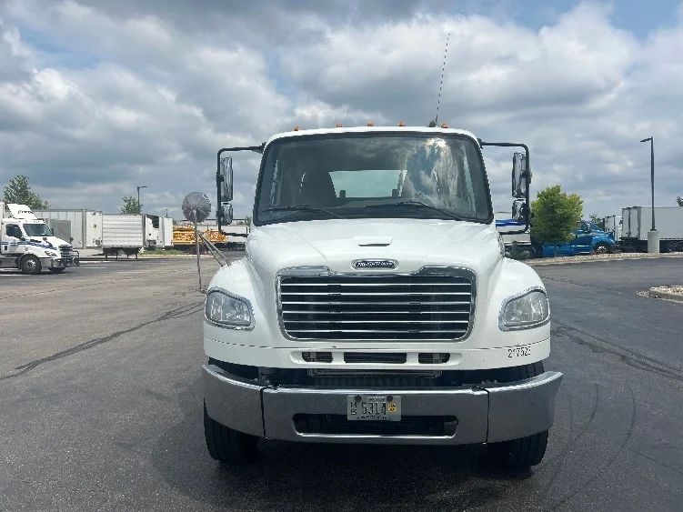 2019 Freightliner eM2 in Windsor, WI — photo 2