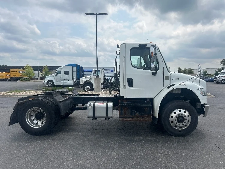 2019 Freightliner eM2 in Windsor, WI — photo 8