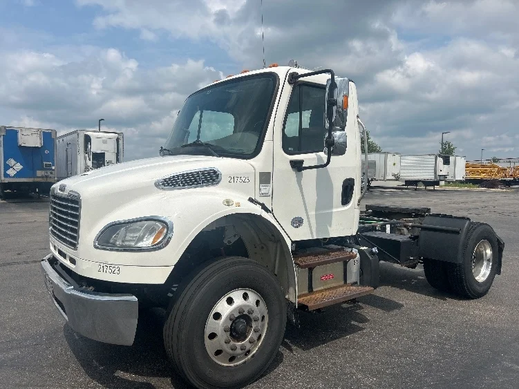 2019 Freightliner eM2 in Windsor, WI — photo 3