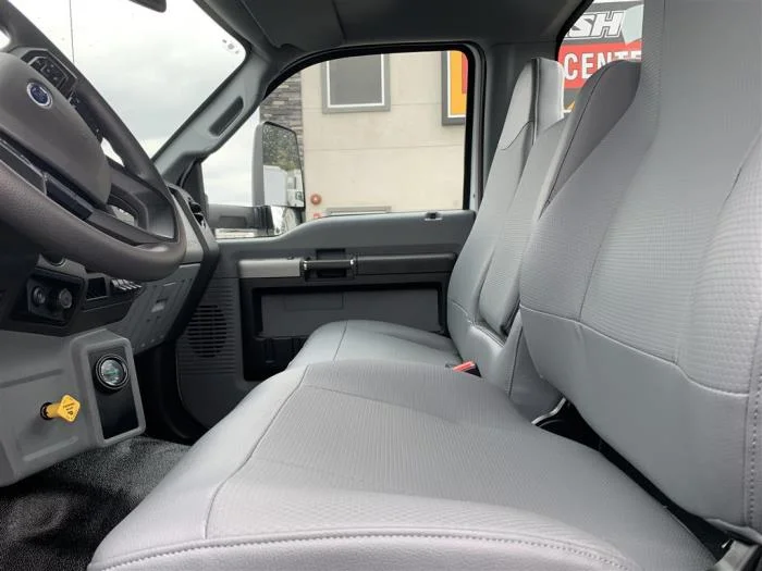 2027 Ford F-650 — photo 14
