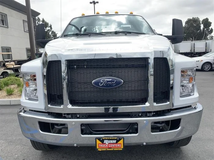 2027 Ford F-650 — photo 8