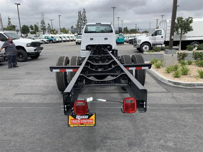 2027 Ford F-650 — photo 5