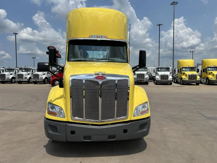 2021 Peterbilt 579 in Houston, TX — photo 9