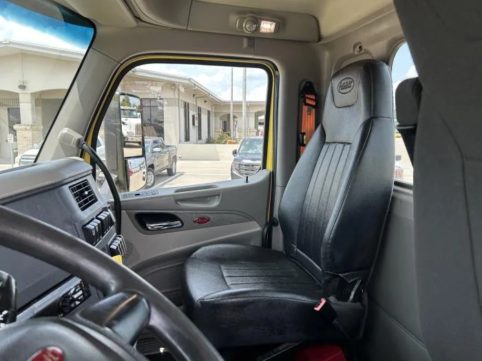 2021 Peterbilt 579 in Houston, TX — photo 26