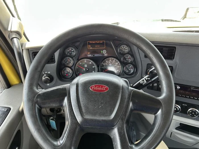2021 Peterbilt 579 in Houston, TX — photo 31