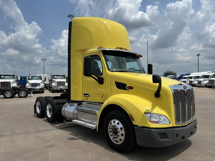 2021 Peterbilt 579 in Houston, TX — photo 8