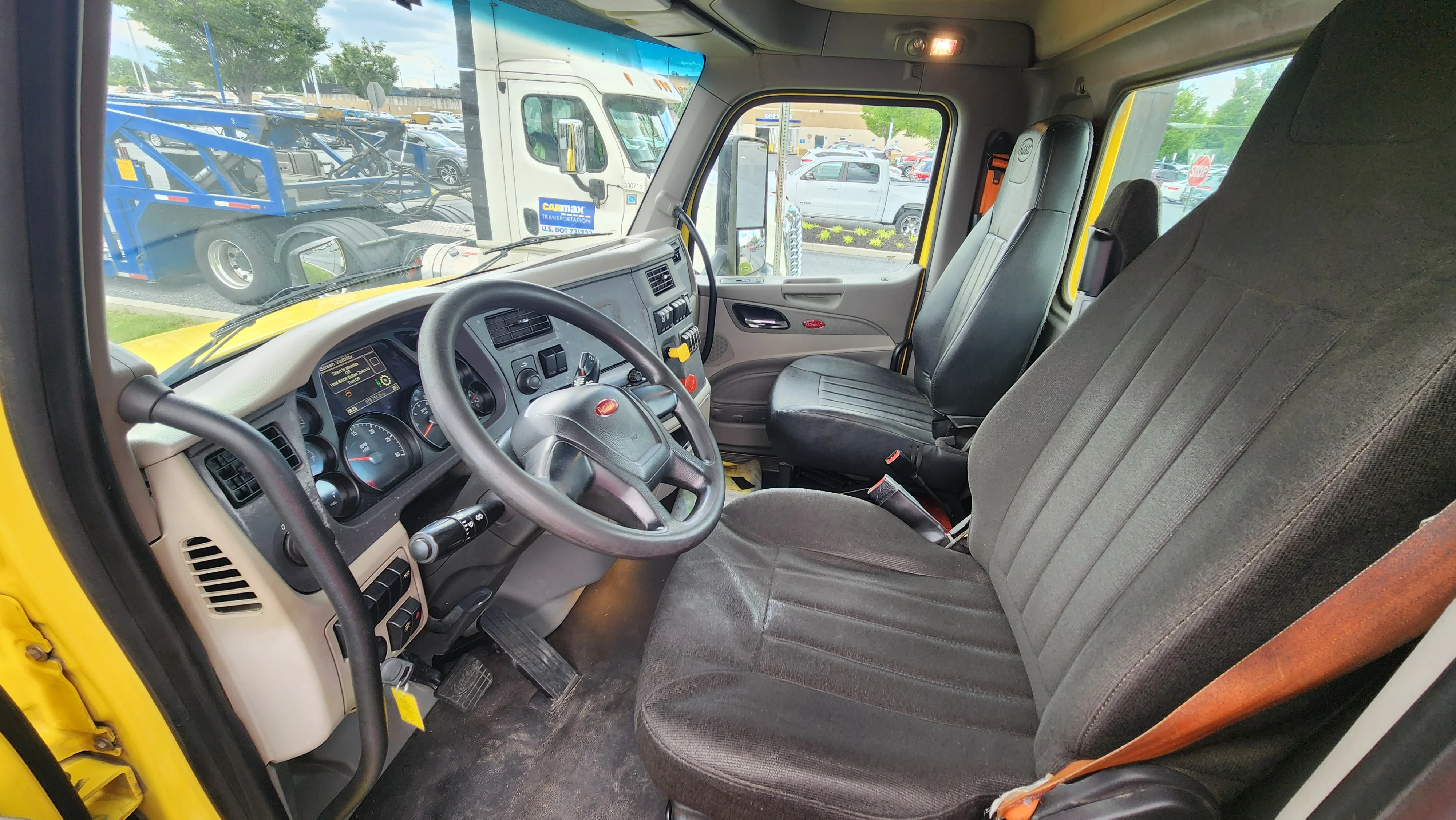 2021 Peterbilt 579 in Lancaster, PA — photo 19