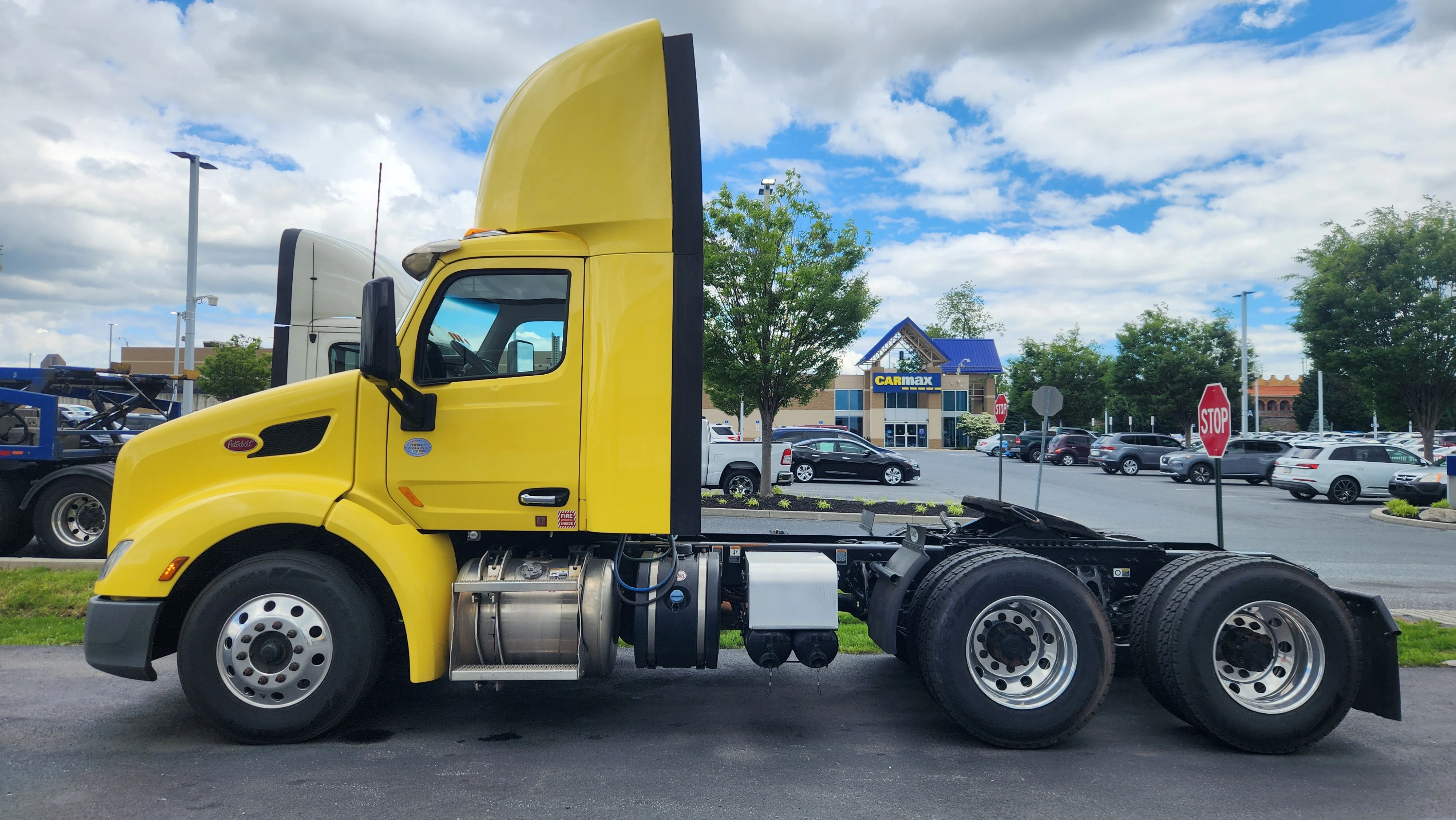 2021 Peterbilt 579 - image 8