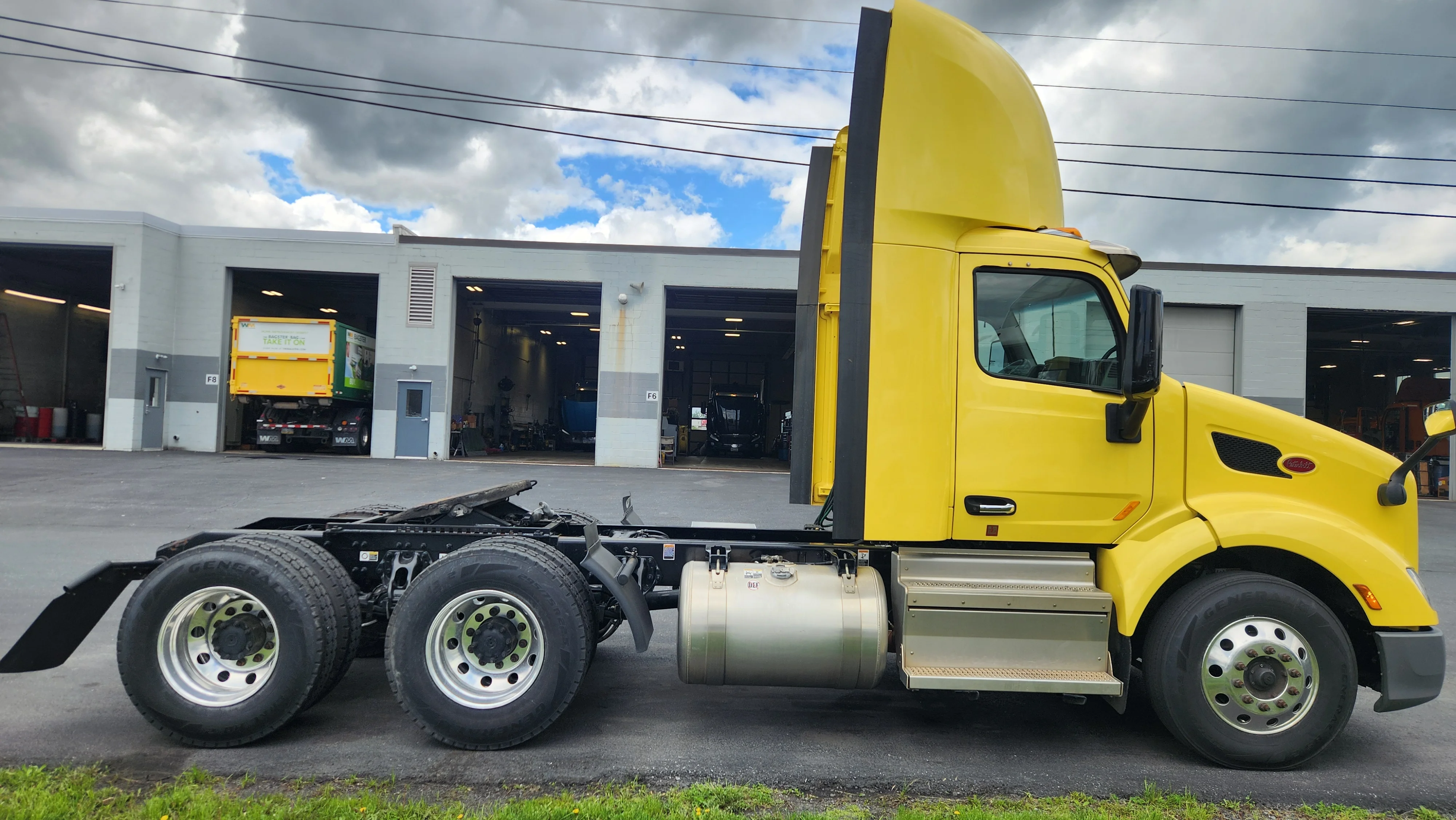 2021 Peterbilt 579 in Lancaster, PA — photo 4
