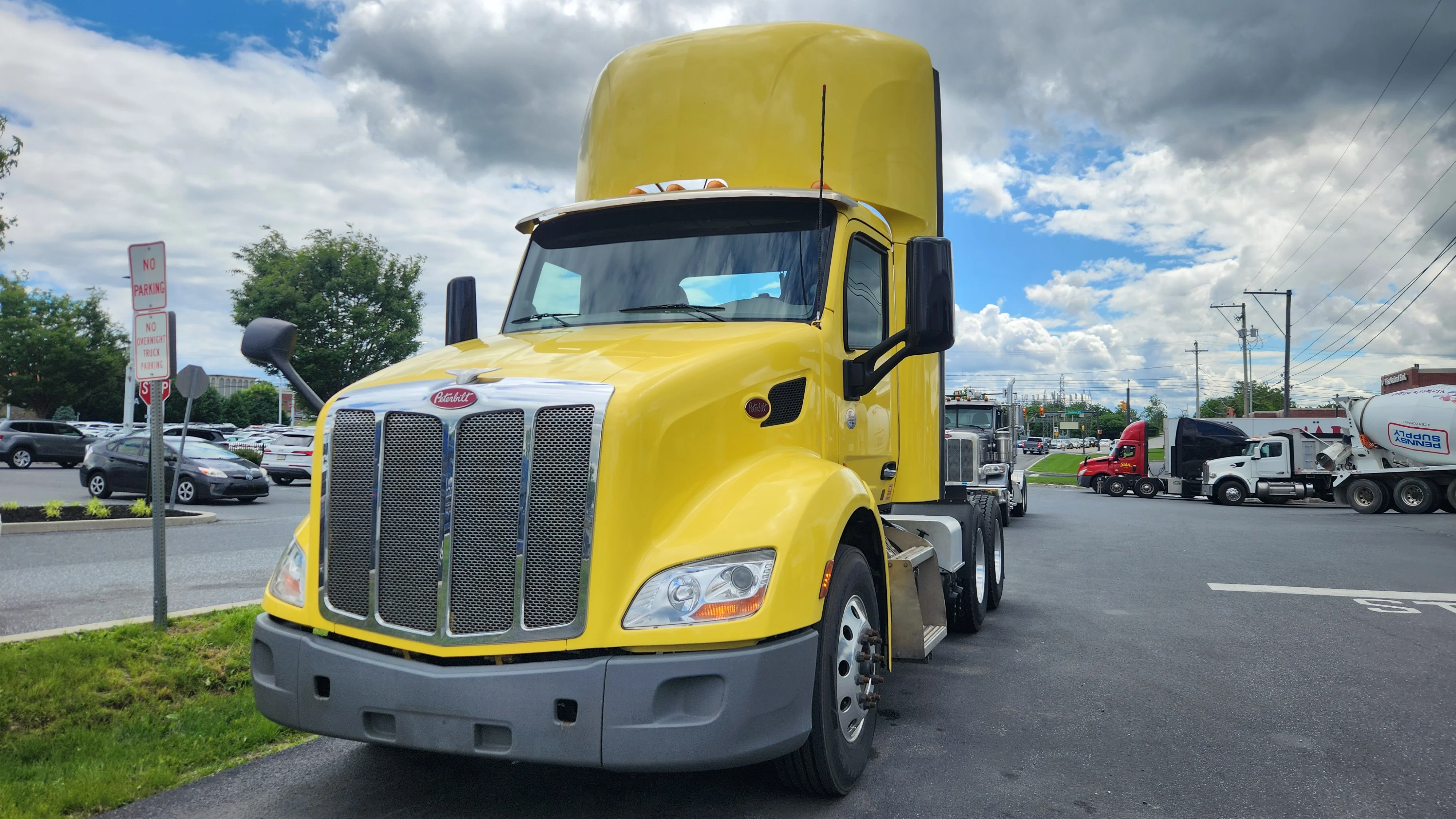 2021 Peterbilt 579 in LANCASTER, PA