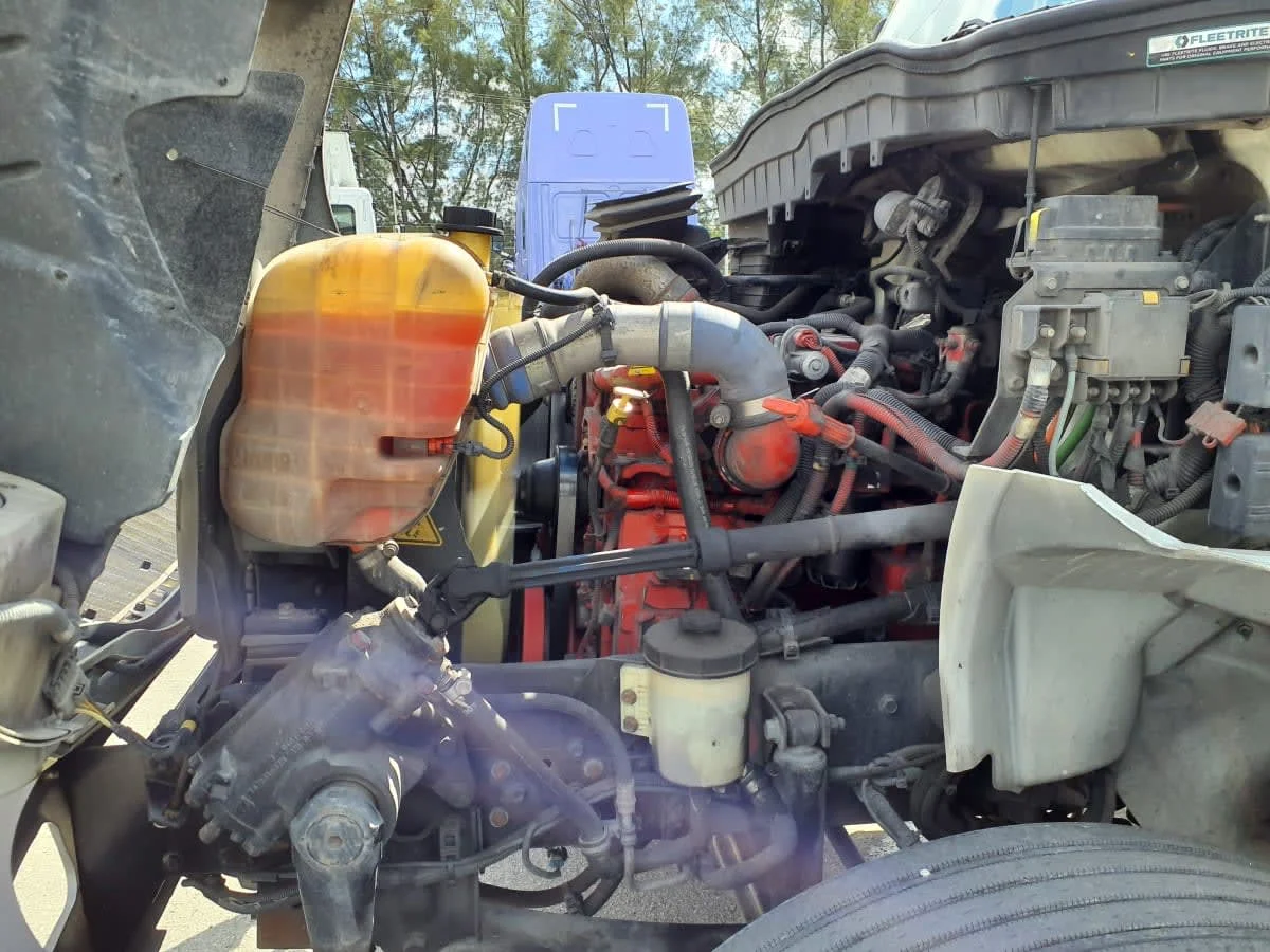 2020 International MV in Miami, FL — photo 9