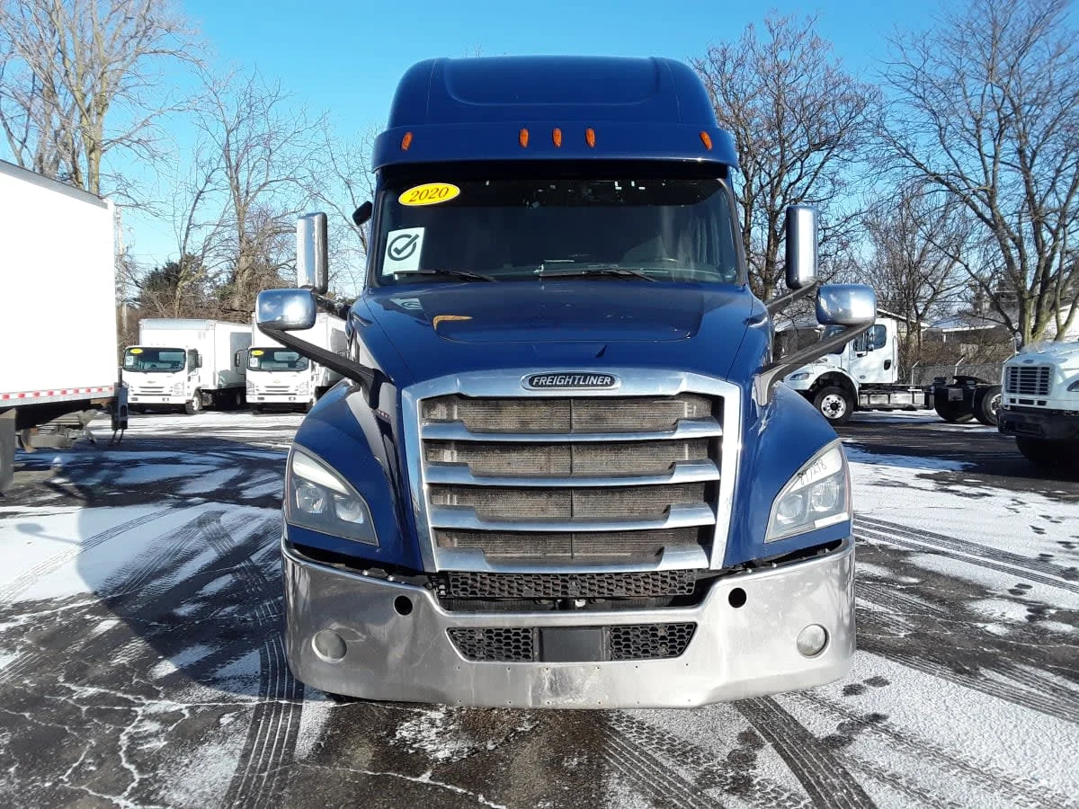 2020 Freightliner Cascadia - image 2