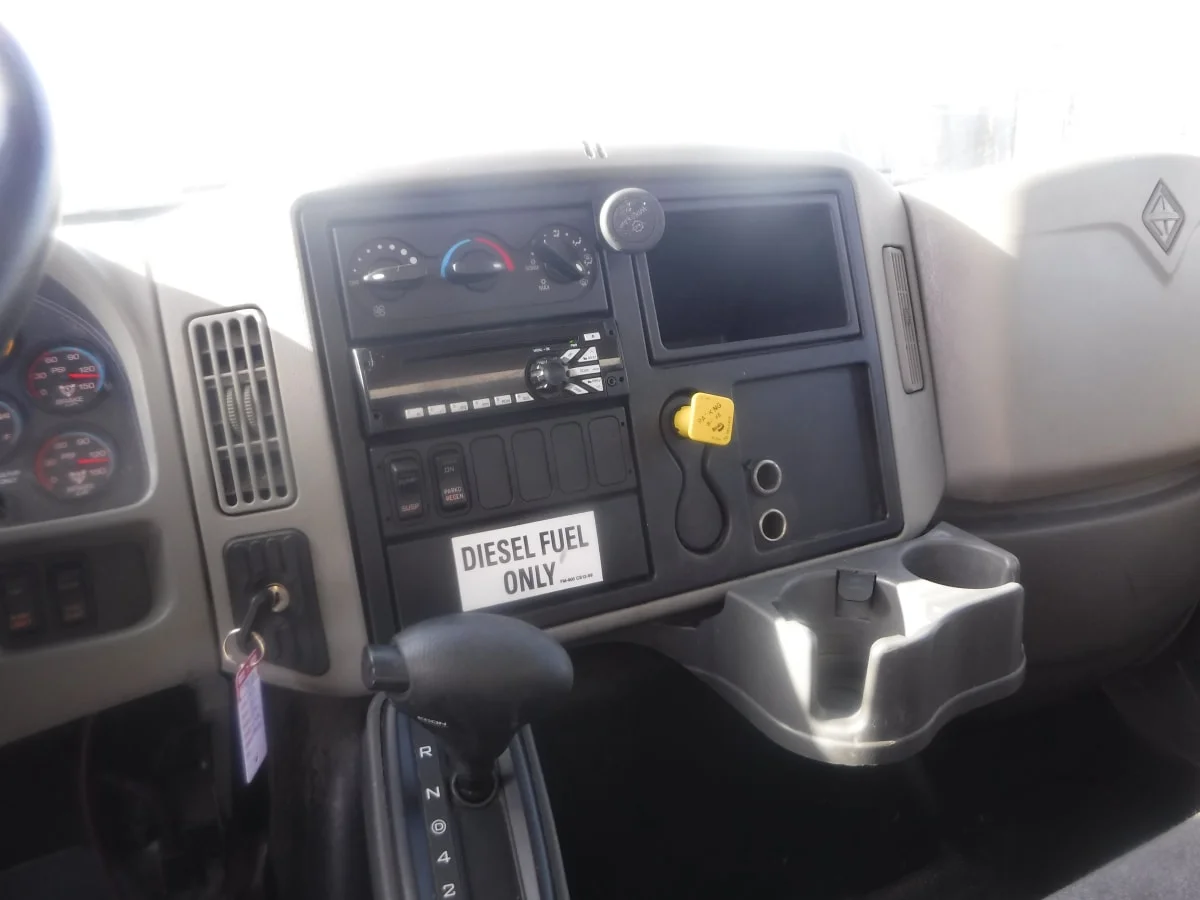 2019 International 4300 - image 11