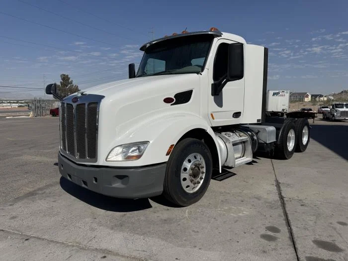 2021 Peterbilt 579 in El Paso, TX — photo 2