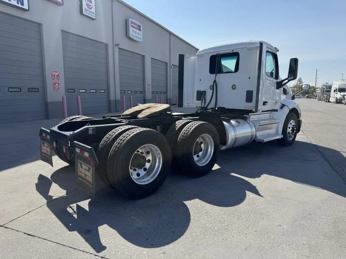 2021 Peterbilt 579 in El Paso, TX — photo 6