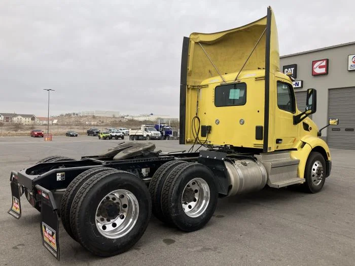 2021 Peterbilt 579 - image 7