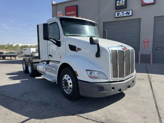 2021 Peterbilt 579 in El Paso, TX — photo 4