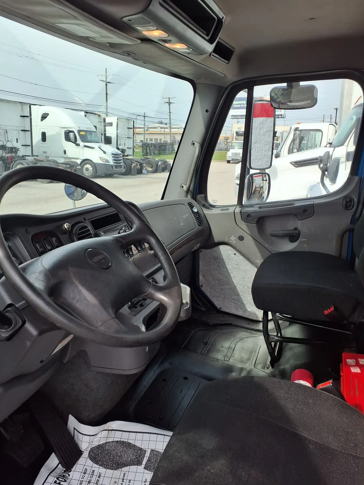 2019 Freightliner M2 106 in Cleveland, OH — photo 8