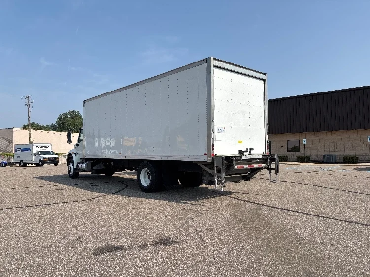 2020 International MV in Warren, MI — photo 6