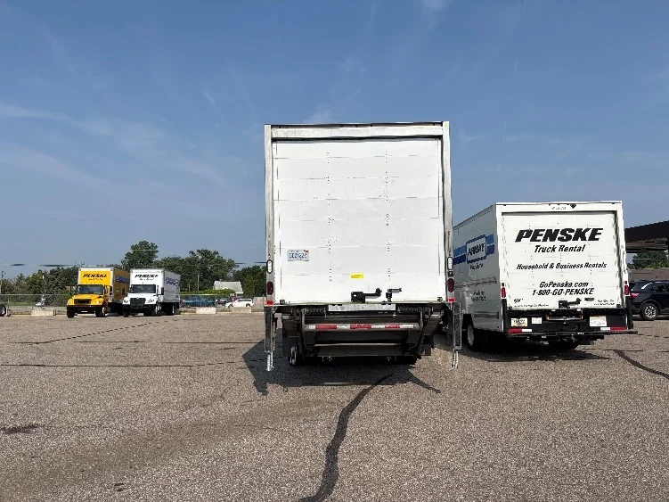 2020 International MV in Warren, MI — photo 7