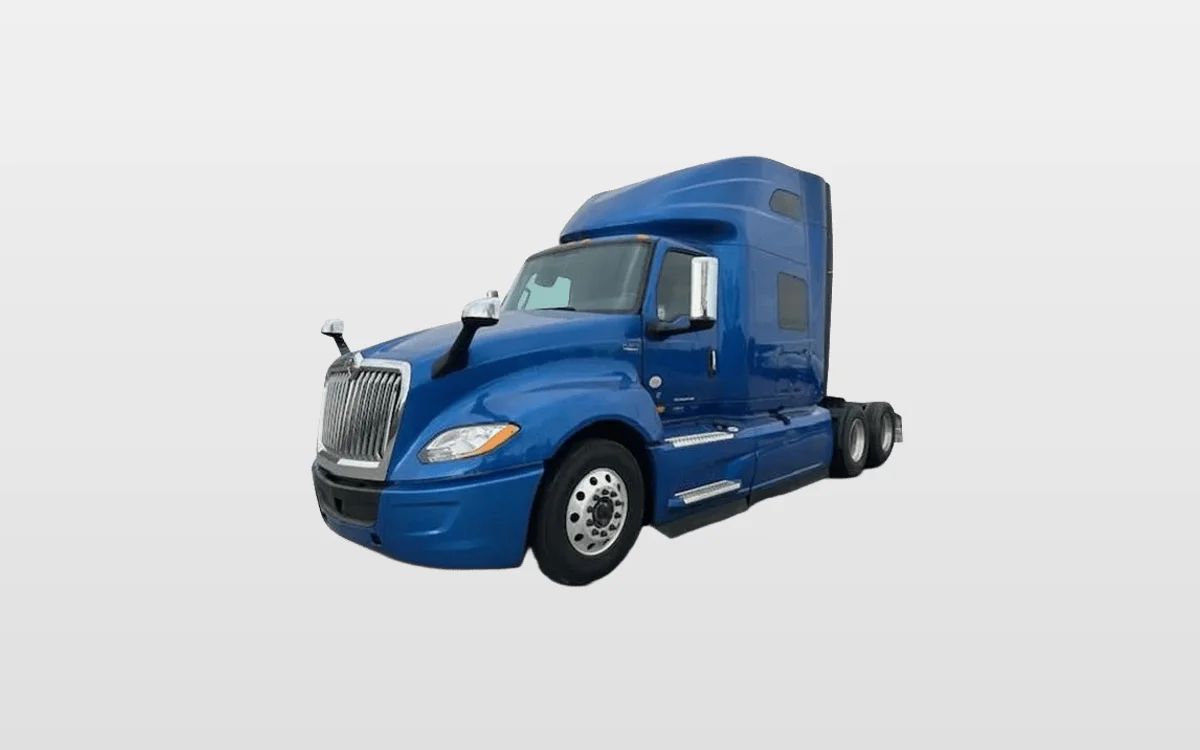 2022 International LT - image 1