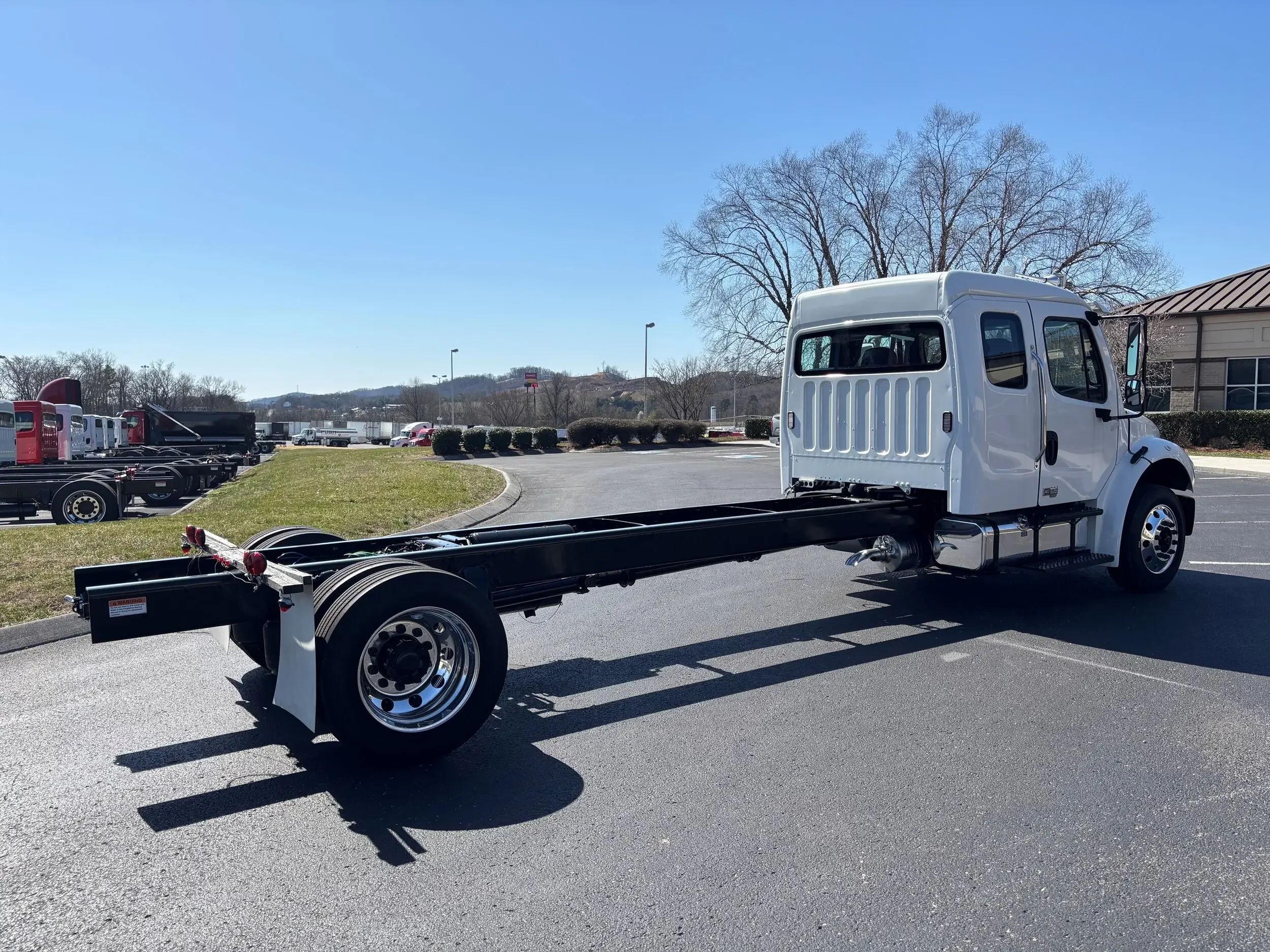 2025 Freightliner M2 106 - image 5