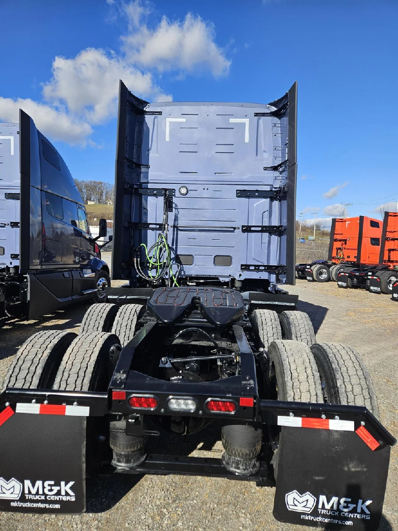 2026 Volvo VNL 860 in Somerset, PA — photo 5