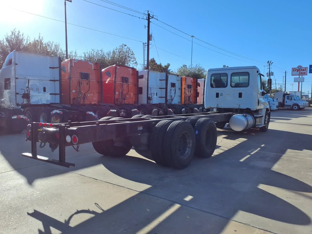 2017 Freightliner Cascadia in Houston, TX — photo 4