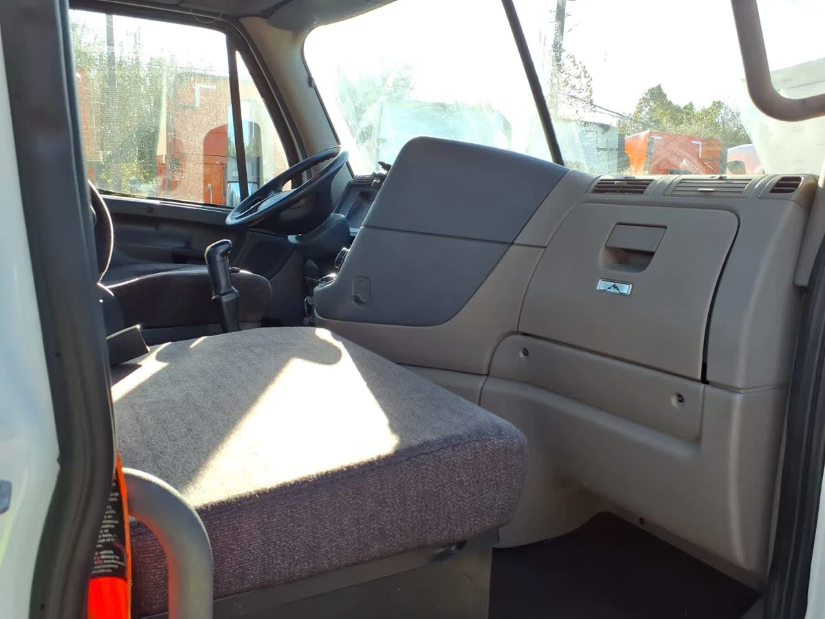 2017 Freightliner Cascadia in Houston, TX — photo 11