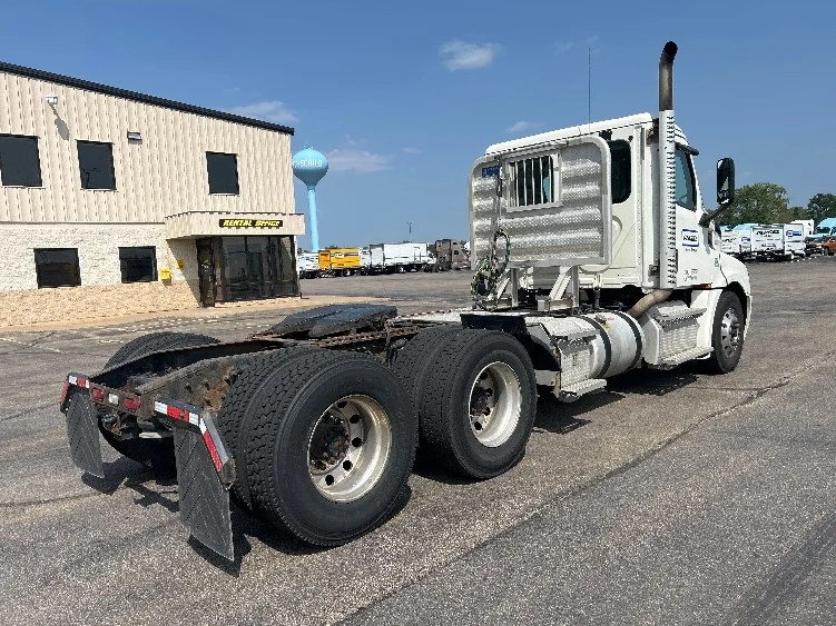 2019 Freightliner Cascadia in Rothschild, WI — photo 7