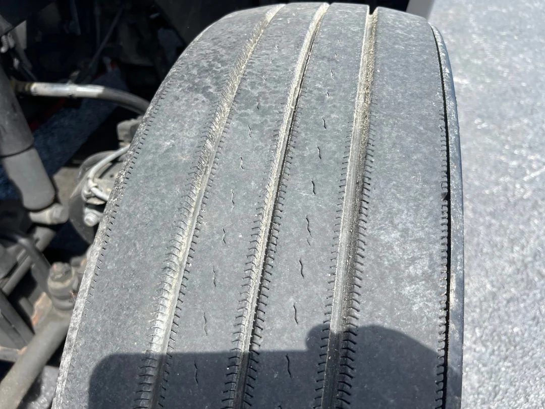 2022 International LT - image 10