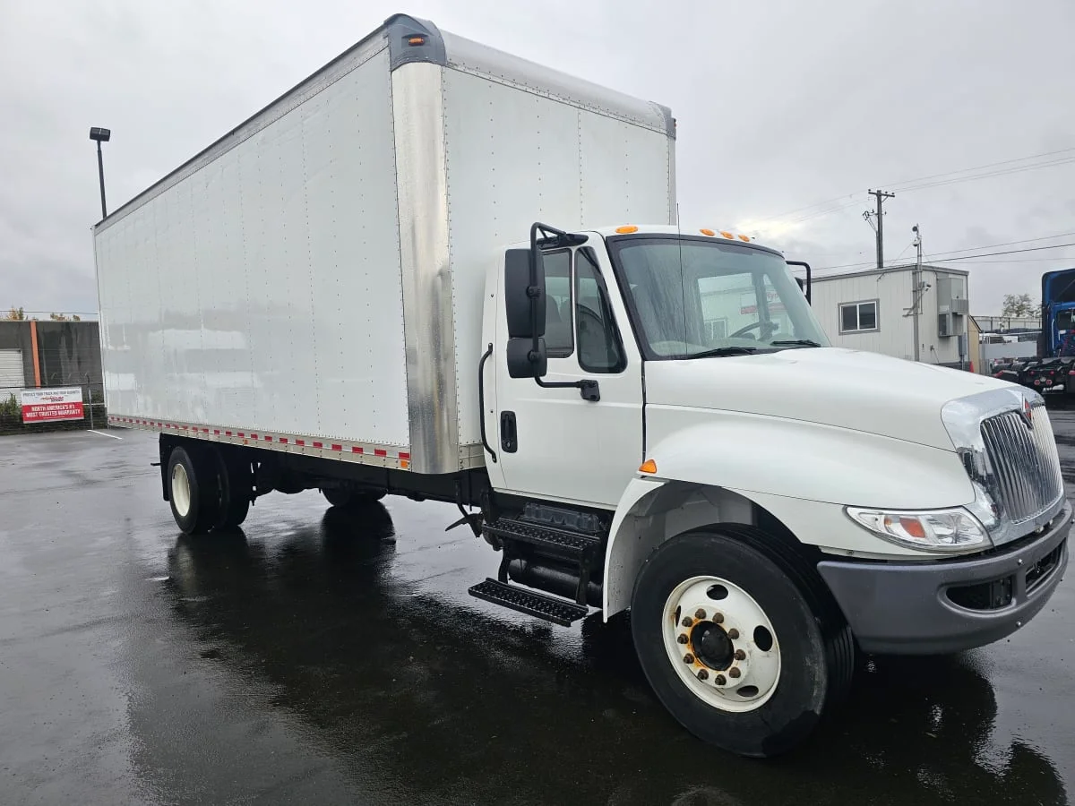 2018 International 4300 in Tacoma, WA — photo 3