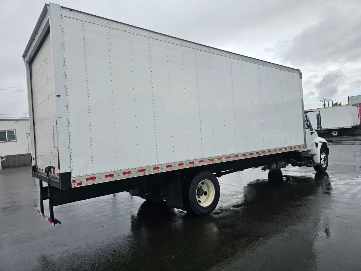 2018 International 4300 in Tacoma, WA — photo 4