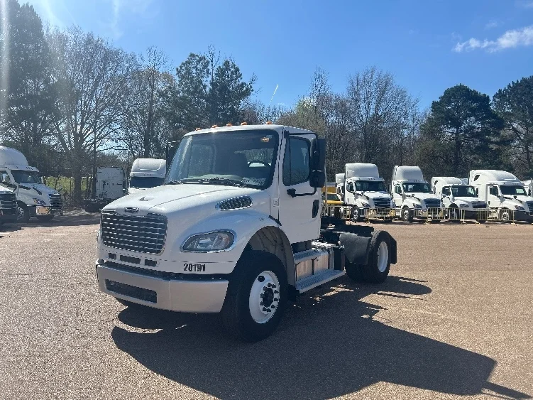 2020 Freightliner M2 106 - image 3