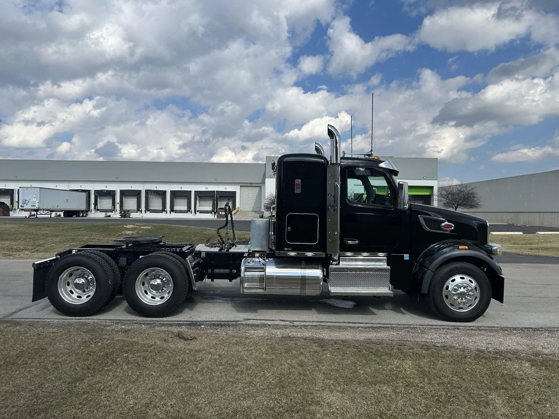 2025 Peterbilt 567 in Broadview Hts, OH — photo 7