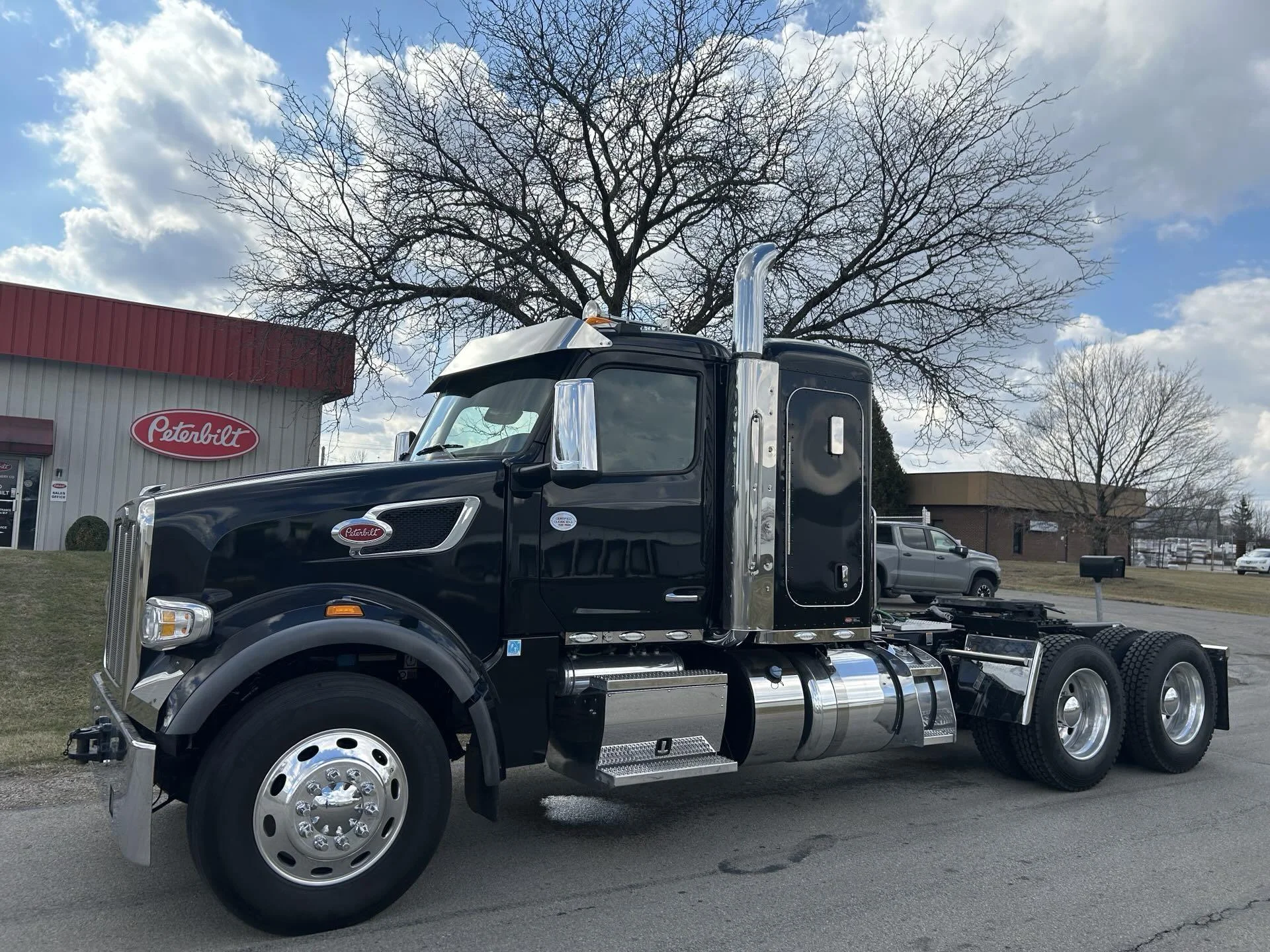 2025 Peterbilt 567 in Broadview Hts, OH