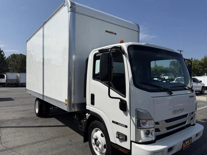 2025 Isuzu NRR in Whittier, CA — photo 7