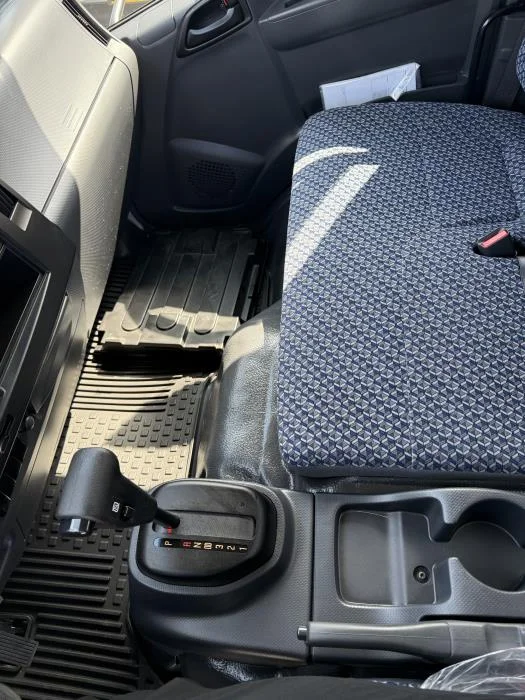 2025 Isuzu NRR in Whittier, CA — photo 20