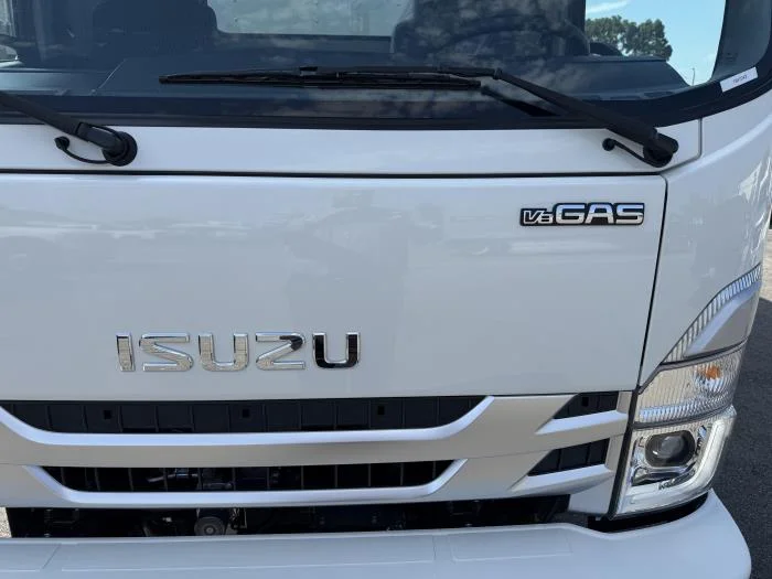 2025 Isuzu NRR in Whittier, CA — photo 9